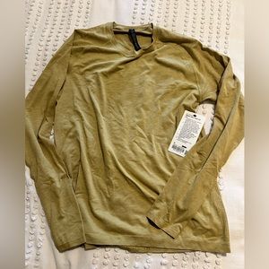 Brand new lululemon men’s running shirt